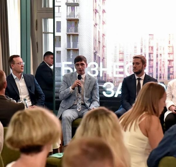 ​В Барнауле обсудили развитие строительной отрасли